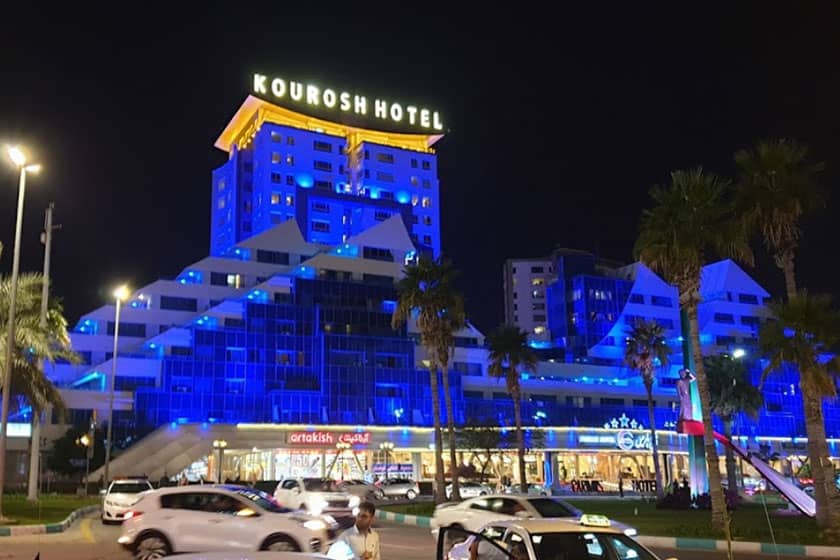 هتل کوروش کیش؛ اقامتگاهی مدرن در مروارید خلیج فارس