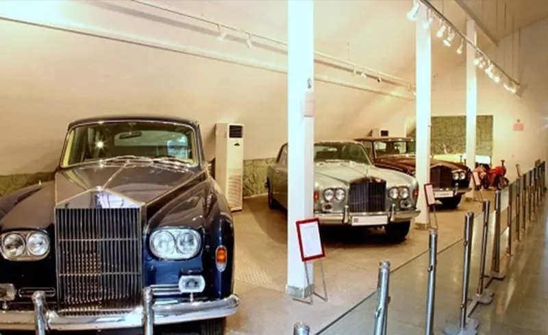 موزه خودروهای سلطنتی در کاخ نیاوران