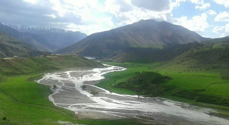 طبیعت شول آباد در مسیر آبشار آب سفید الیگودرز