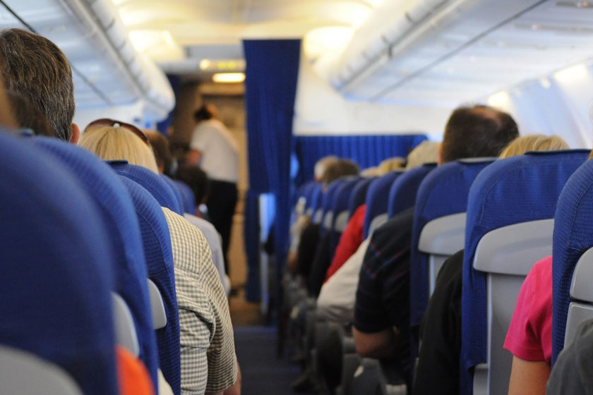 الزام خالی ماندن دو ردیف آخر صندلی‌های هواپیما در دوران کرونا