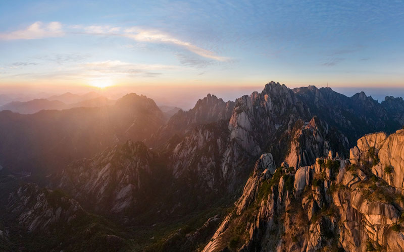 طلوع خورشید در کوهستان هونگ شان چین