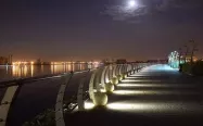 پیاده رو دریاچه چیتگر در طول شب