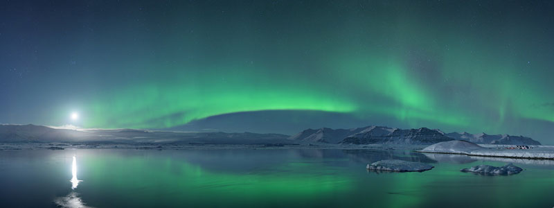تصویر پانوراما از ایسلند و شفق قطبی