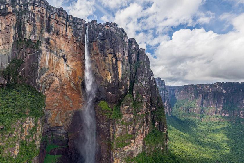 با تور مجازی از آبشار آنجل دیدن کنید