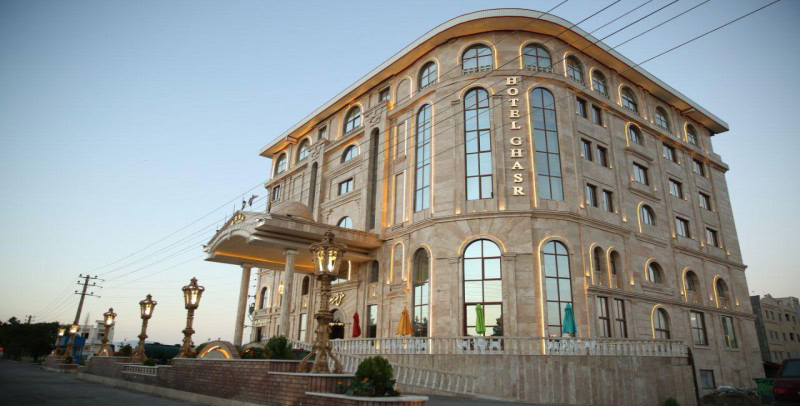 هتل چهار ستاره قصر بسطام در منطقه تاریخی بسطام شاهرود