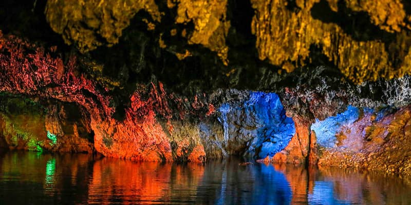 نورپردازی‌های زیبای غار علیصدر
