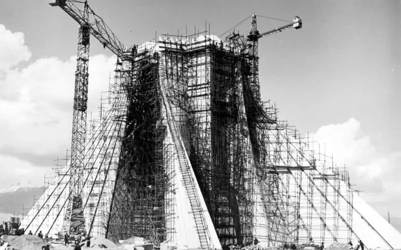 عکسی قدیمی از ساخت برج آزادی