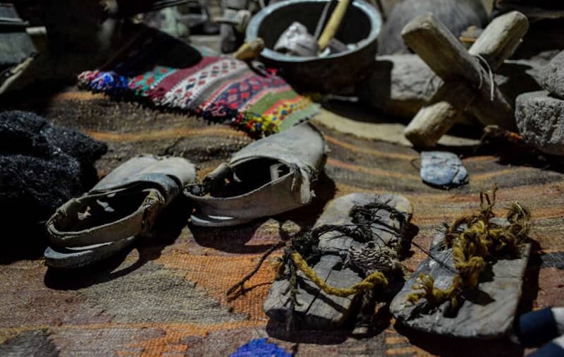 کفش‌های مردمان روستای ماخونیک