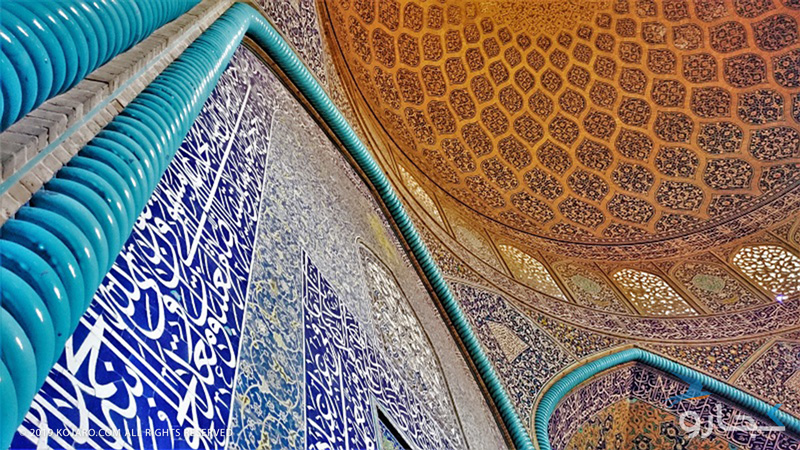 نمایی از دیوار و سقف مسجد شیخ لطف الله اصفهان