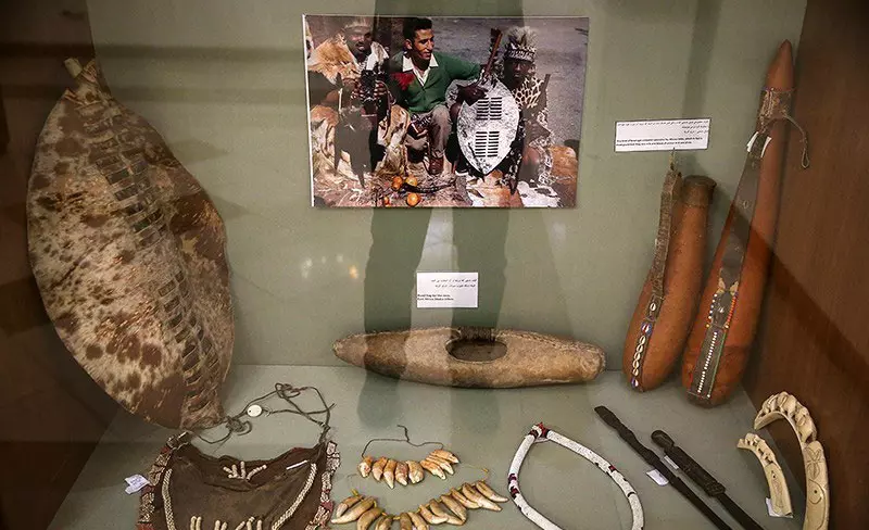 اشیای اهدایی برادران امیدوار در موزه امیدوار سعد آباد