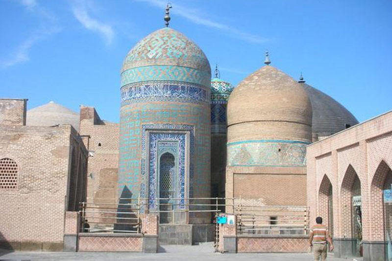 نمایی از گنبد و معماری بیرونی بقعه شیخ صفی الدین اردبیلی