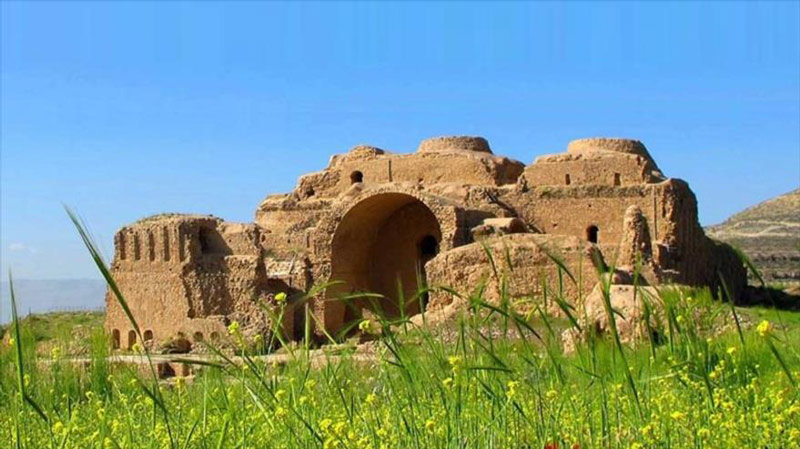نمایی از کاخ تاریخی ساسانی در محوطه باستانی ساسانی در فارس