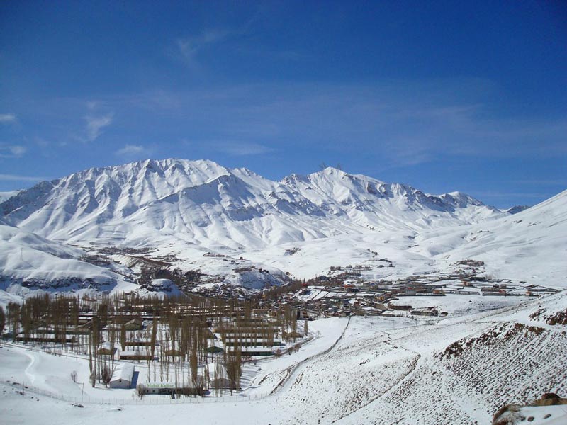 طبيعت پر برف اطراف رينه مازندران در زمستان