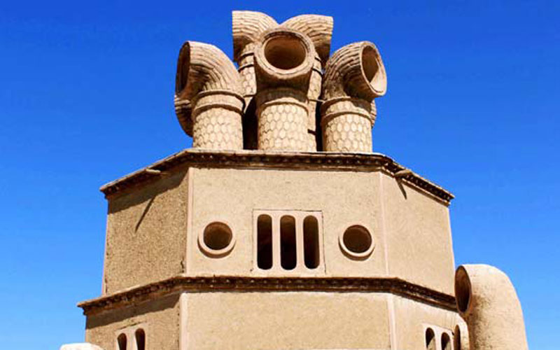 بنای خشتی بادگیر چپقی در سیرجان