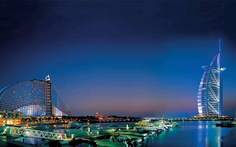 عکس برج العرب و سازه ای عظیم در شب