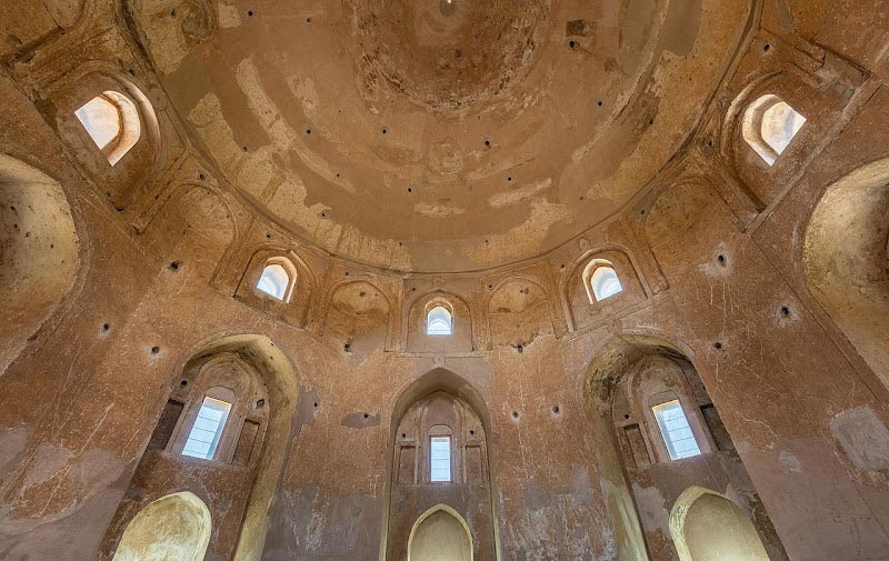 نمای داخلی گنبد در بنای تاریخی گنبد جبلیه کرمان