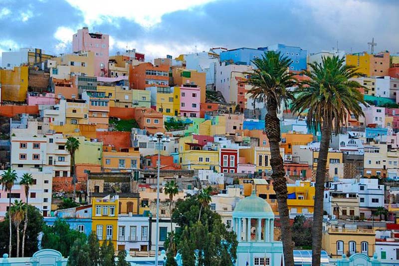 خانه های رنگارنگ شهر لاس پالماس در جزایر قناری از نمای بالا