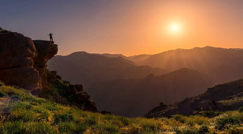 غروب خورشید بر فراز کوه های سرسبز سیمین دشت فیروزکوه