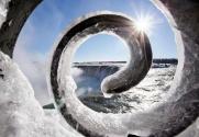 تماشای خورشید در آبشار نیاگارای یخ زده