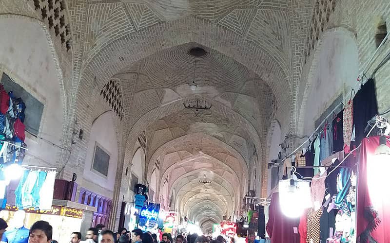 سقف آجری با معماری ایرانی در بازار کرمان