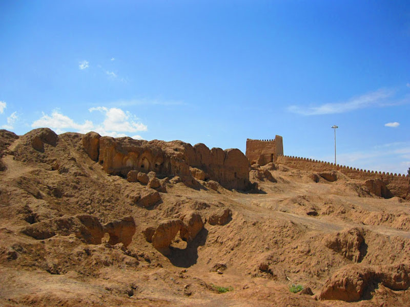 بنای تاریخی ارگ انار