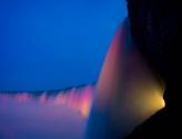 تماشای نورپردزای آبشارهای نیاگارا