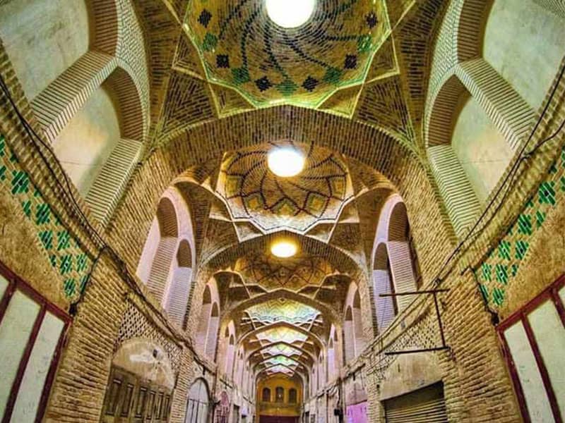 سقف بازار کرمان با تزیینات آجرکاری و مقرنس