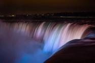 نور پردازی شبانه در آبشار نیاگارا