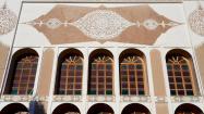 پنجره‌های رنگی و تزیینات معماری در عمارت موسی خانی