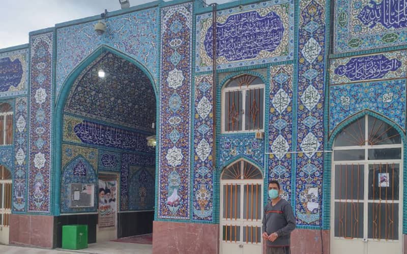 ورودی امامزاده مزین به کاشیکاری