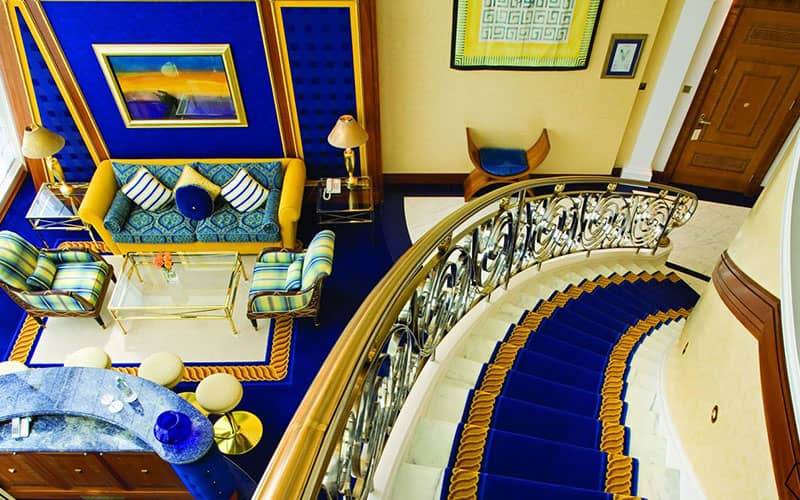 دوبلکس مجللی به رنگ آبی و طلایی در برج العرب