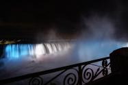 تماشای نورپردازیهای شبانه آبشار نیاگارا