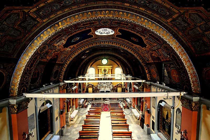نمای محراب کلیسای سانتا ماریا در استانبول 