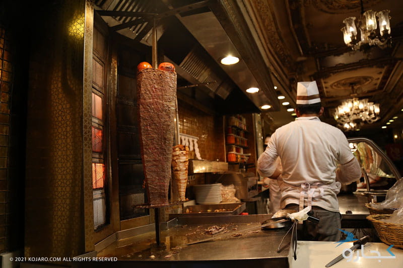 رستوران کباب ترکی با آشپز محلی در خیابان استقلال