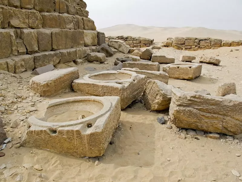 معبد خورشید کشف شده در جنوب قاهره