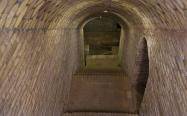 پلکان زیرزمین در خانه ای تاریخی