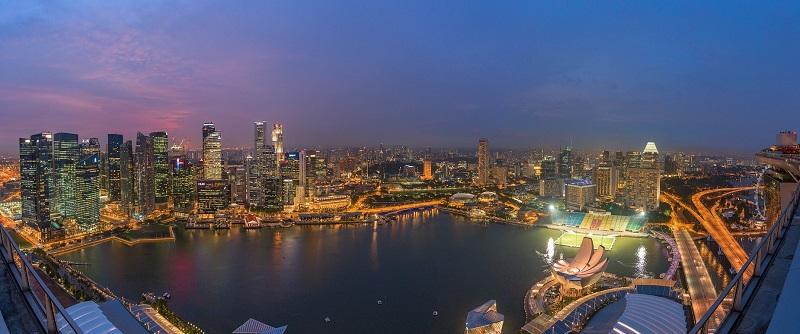 تصویری از شهر سنگاپور در شب 