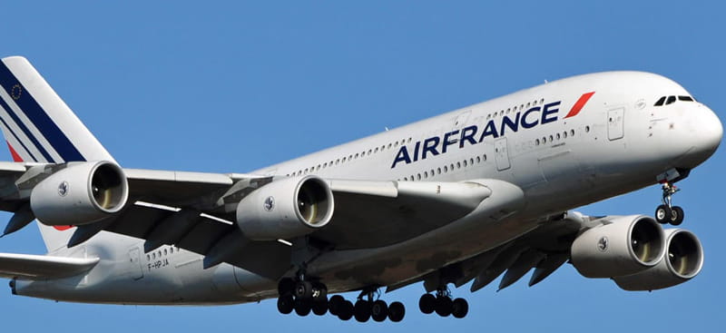 هواپیمای ایر فرانس در حال پرواز 