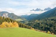 کوهستان‌های سرسبز در فونس ایتالیا