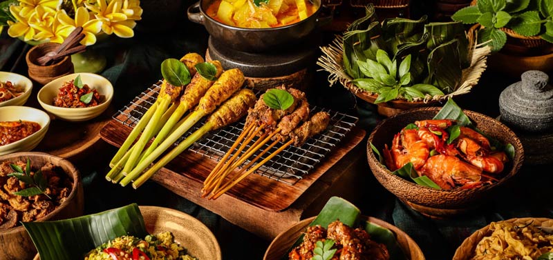 غذاهای متنوع و خیابانی در بالی