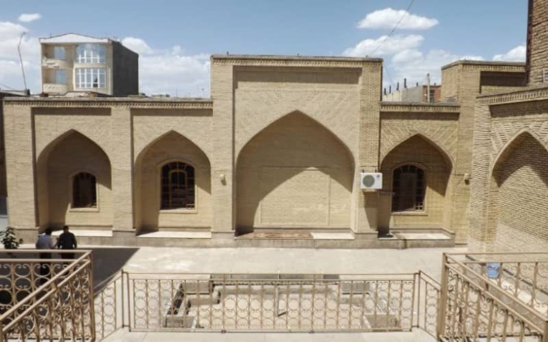 حیاط مسجد جامع سراب