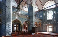 معماری مسجد رستم پاشا
