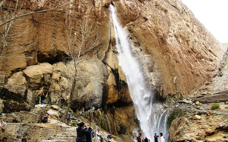 آبشاری بسیار بلند در سمیرم