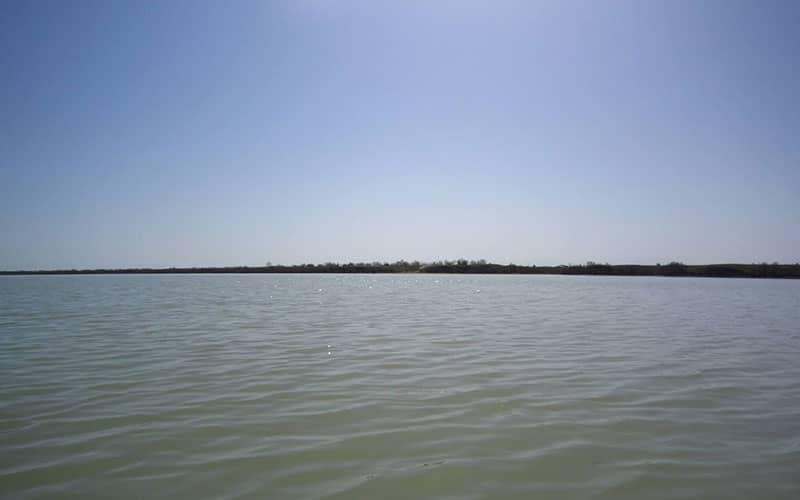 دریاچه‌ای پرآب 