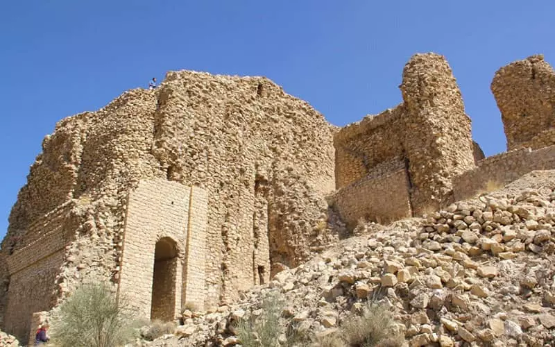 بقایای سازه ای تاریخی در شیراز