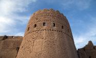برج باستانی قلعه سریزد در استان یزد
