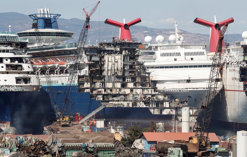 تصویری از کشتی‌های پهلوگرفته در ترکیه