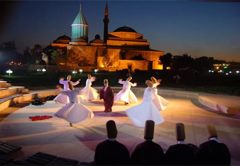 رقص سماع در محوطه موزه مولانا