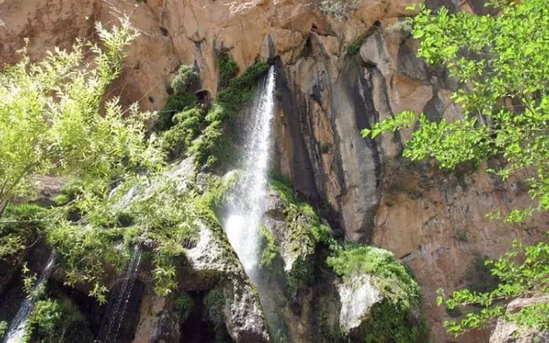 آبشار شاه لولاک اصفهان