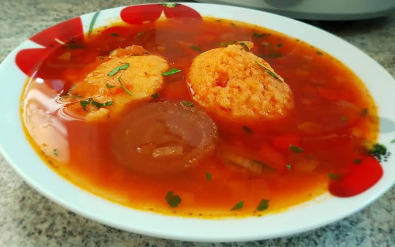 دامپلینگ در آب گوجه و پیاز